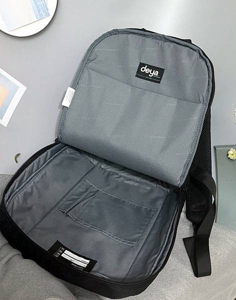 「穿搭美學」極簡中的力量，deya Urbanedge 黑後