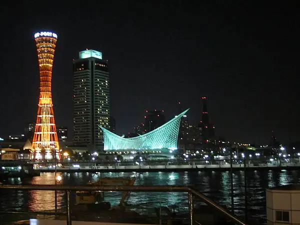 [分享]神戶旅遊|從神戶塔眺望港灣浪漫，到南京町品味百年中華風情｜我的神戶散步日記