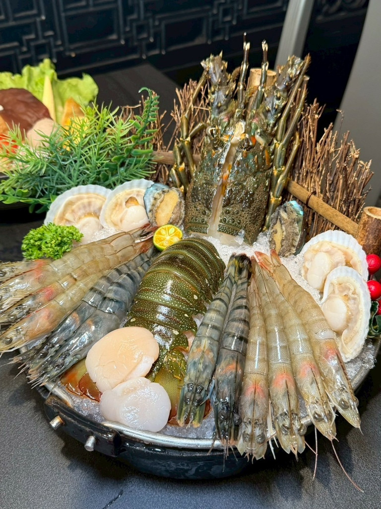 食記★藝爐晏精品鍋物｜台北中山新開幕藝術氛圍美術館火鍋x龍蝦