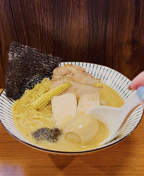 「內湖拉麵推薦」湯一筋拉麵，737巷隱藏版人氣美食，濃郁雞豚