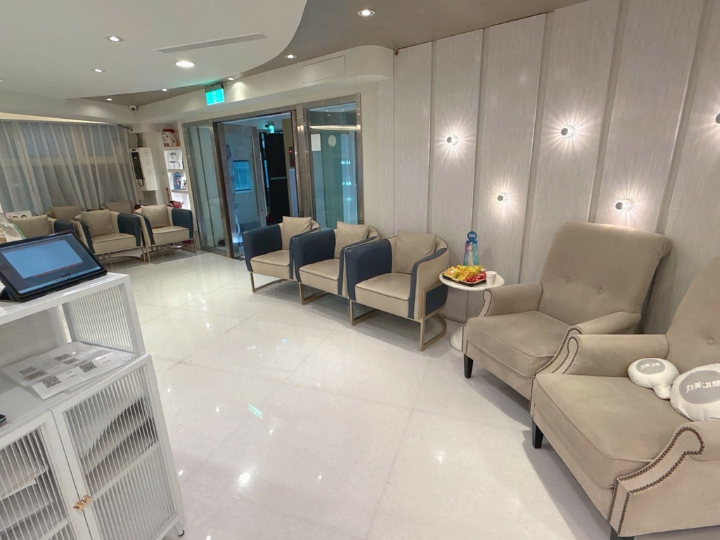 LINE_ALBUM_愛爾麗診所 力美肌塑課程 臀部_250806_6.jpg