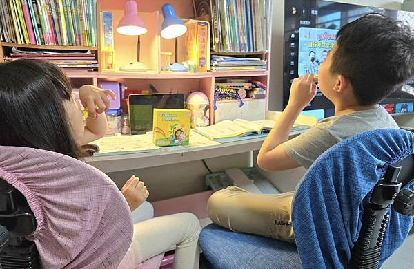 體驗｜3C世代育兒必備好物【momochan 沫沫將】蓋比的