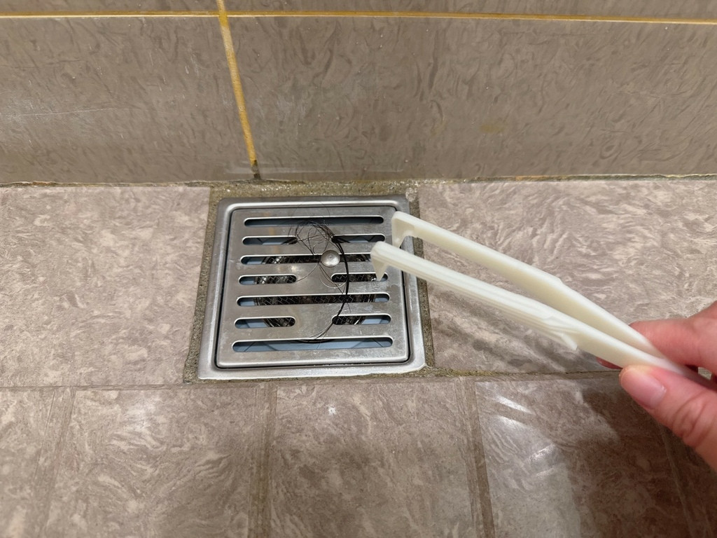 LINE_ALBUM_火雞夾 Turkey Tweezer(浴室萬用清潔夾)_251016_9.jpg