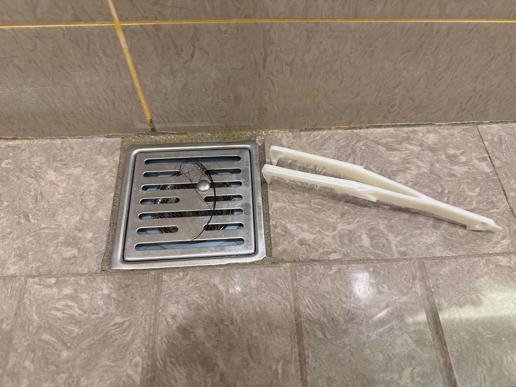 LINE_ALBUM_火雞夾 Turkey Tweezer(浴室萬用清潔夾)_251016_8.jpg