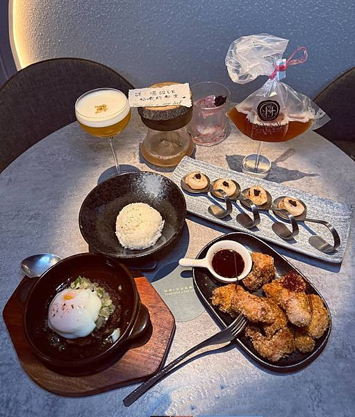 「台北美食」信義區最有氣氛的微醺餐酒館！枝枒New Leaf