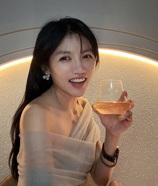 「台北美食」信義區最有氣氛的微醺餐酒館！枝枒New Leaf