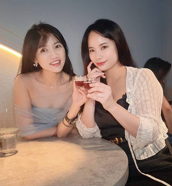 「台北美食」信義區最有氣氛的微醺餐酒館！枝枒New Leaf