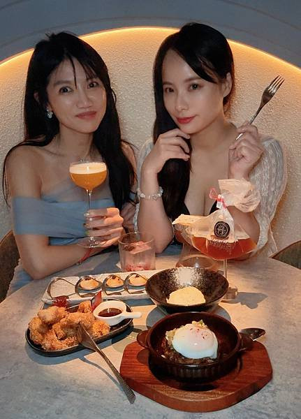 「台北美食」信義區最有氣氛的微醺餐酒館！枝枒New Leaf