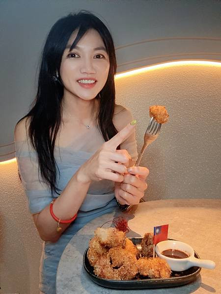 「台北美食」信義區最有氣氛的微醺餐酒館！枝枒New Leaf
