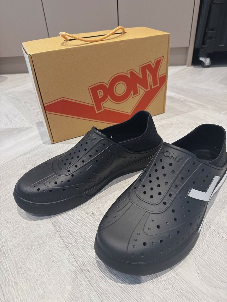 LINE_ALBUM_夏天必備 PONY好穿不臭腳洞洞鞋 開箱分享_250707_6.jpg