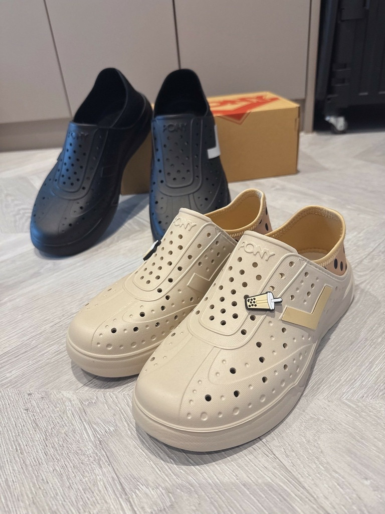 LINE_ALBUM_夏天必備 PONY好穿不臭腳洞洞鞋 開箱分享_250707_1.jpg