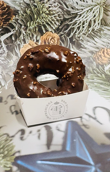 【台北甜點】柔軟的魔法降臨，雪系町萬聖節限定【生甜甜圈】禮盒