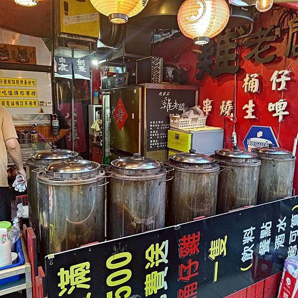 雞老闆桶仔雞｜士林夜市必吃炭火烤雞＋串燒＋炸物，15年老店的