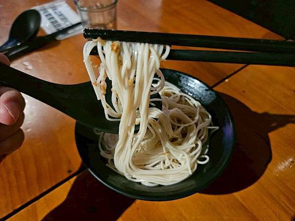 雞老闆桶仔雞｜士林夜市必吃炭火烤雞＋串燒＋炸物，15年老店的
