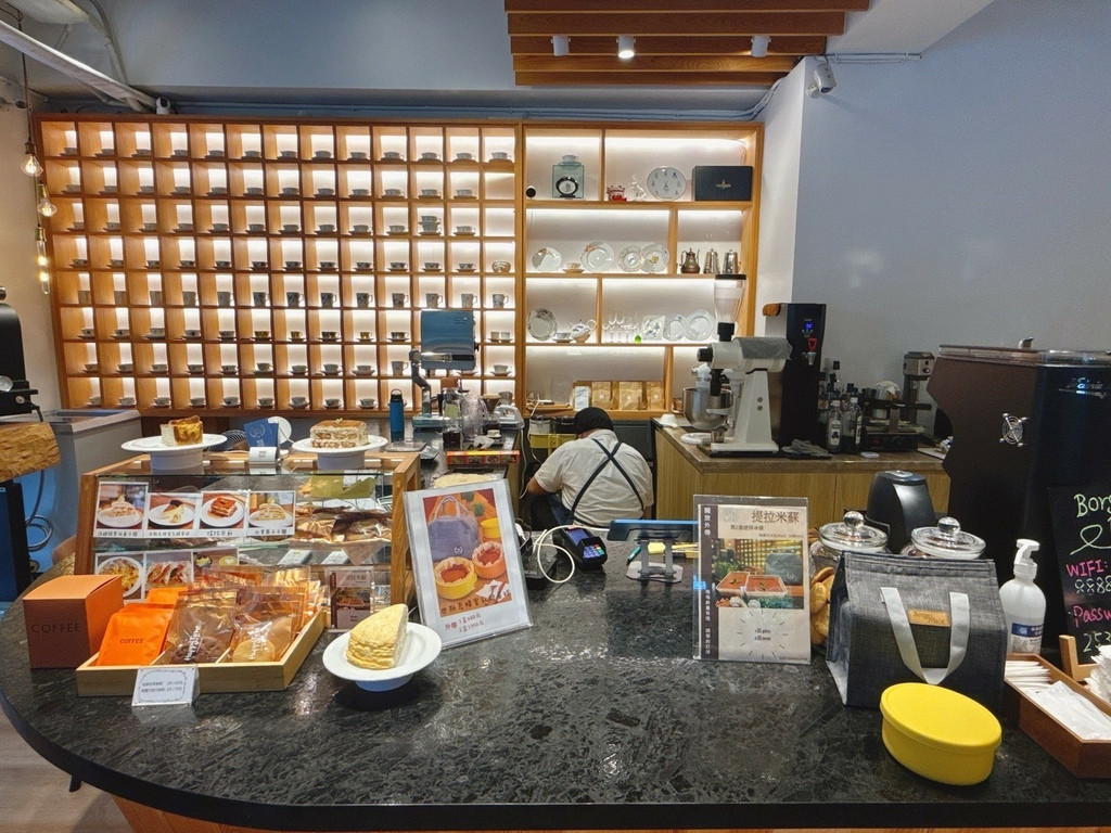 LINE_ALBUM_波赫士領地精品咖啡館 明水店 BorgesPlace_250922_38.jpg