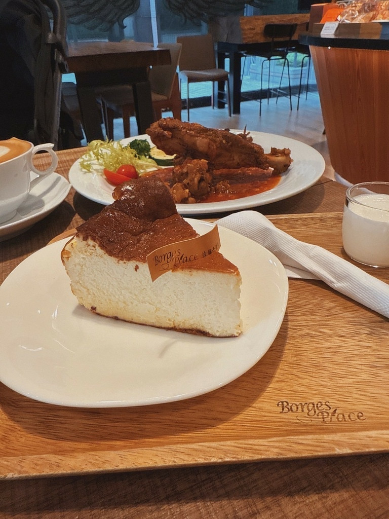 LINE_ALBUM_波赫士領地精品咖啡館 明水店 BorgesPlace_250922_16.jpg