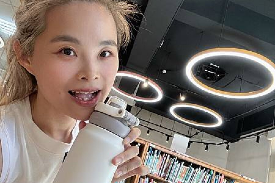 征服各種飲品(GOZENBO御膳坊 鈦空領航隨行杯)辦公室必備、雙飲口-吸管、不殘留味道、耐酸鹼、抗腐蝕、易清潔。