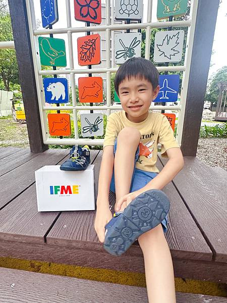 孩子夏天鞋子怎麼挑？我們選了這雙不悶腳的IFME水涼鞋