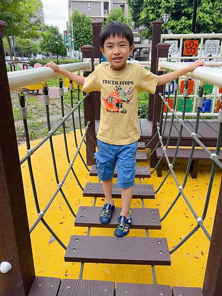 孩子夏天鞋子怎麼挑？我們選了這雙不悶腳的IFME水涼鞋