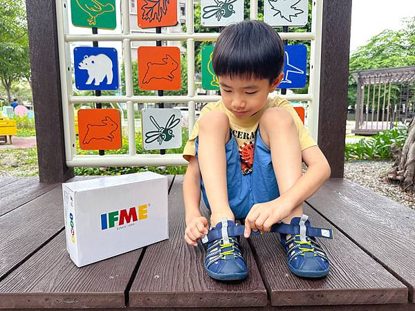 孩子夏天鞋子怎麼挑？我們選了這雙不悶腳的IFME水涼鞋