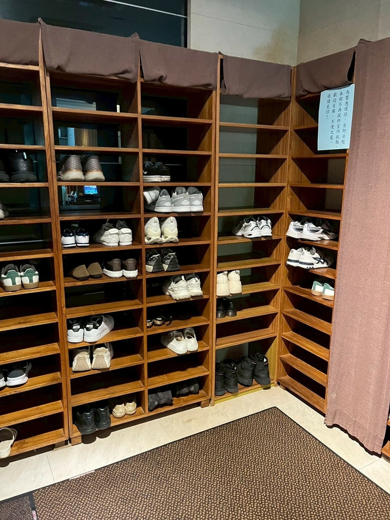 食記★名流水岸｜新北新店烏來日式景觀餐廳x森林系玻璃屋，享受