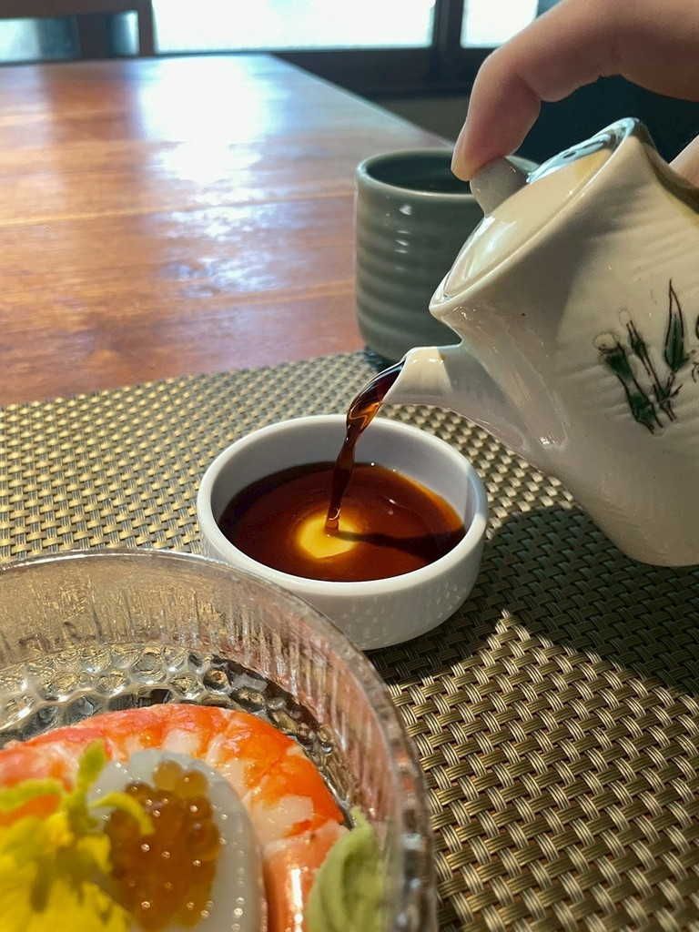 食記★名流水岸｜新北新店烏來日式景觀餐廳x森林系玻璃屋，享受