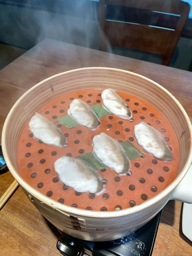 食記★名流水岸｜新北新店烏來日式景觀餐廳x森林系玻璃屋，享受