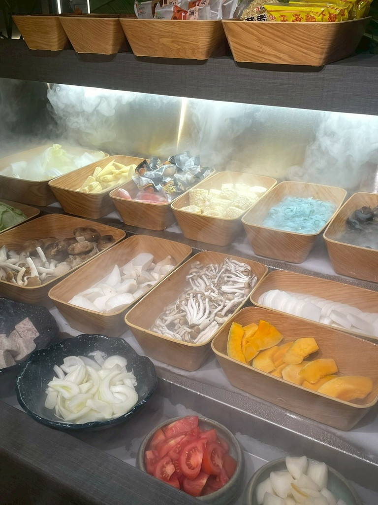食記★涮武鶴和牛鍋物-春日旗艦店｜桃園新開幕和牛、帝王蟹吃到