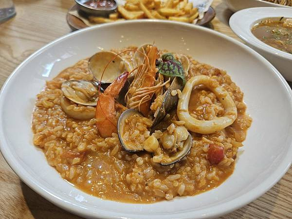 信義區隱藏版義式餐廳｜想吃義大利麵、燉飯、炸物 ？來米家廚房